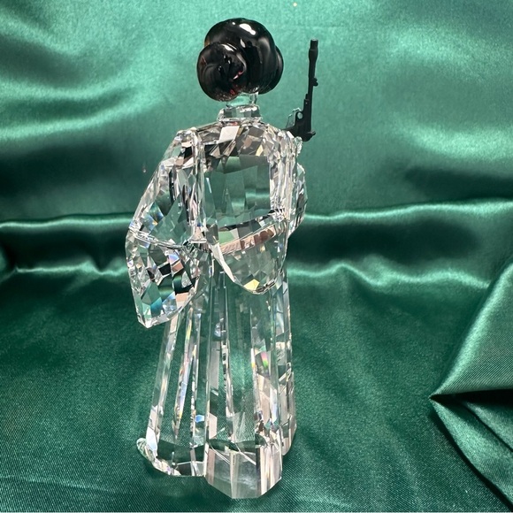 Swarovski Princess Leia Star Wars Figurine 5472787 – Retired Collectible Crystal - Picture 9 of 14